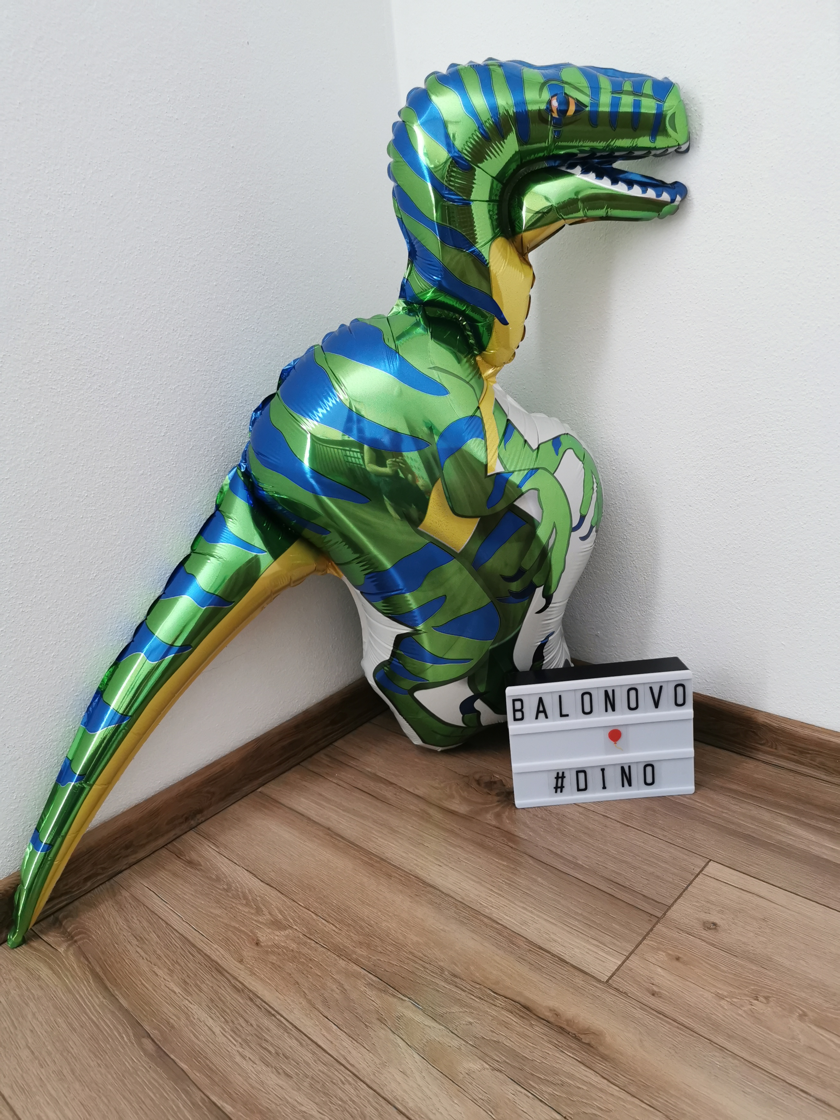 Dinosaurus - VELOCIRAPTOR zelený